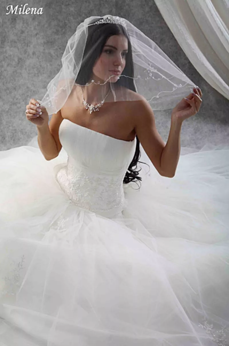 Свадебное платье,   размер 40-44.