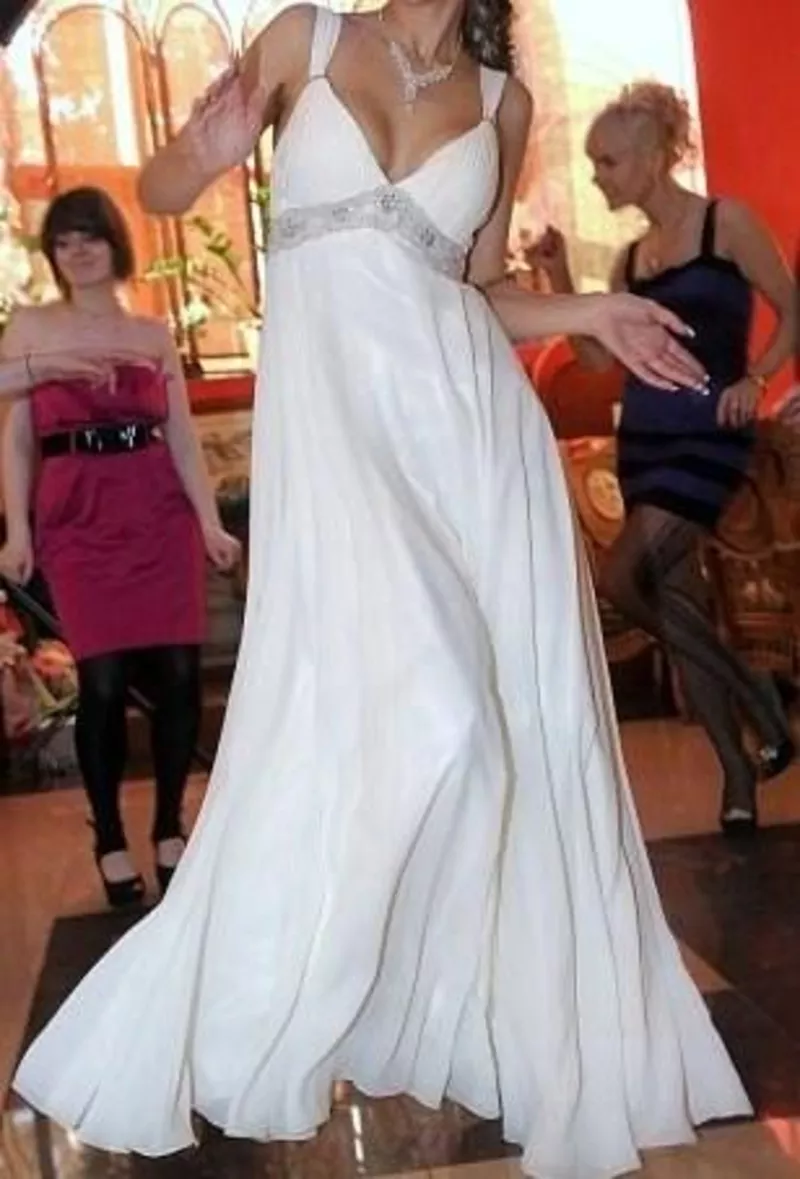 Продам свадебное платье в стиле ампир,  размер 44-46. Цвет айвори 2