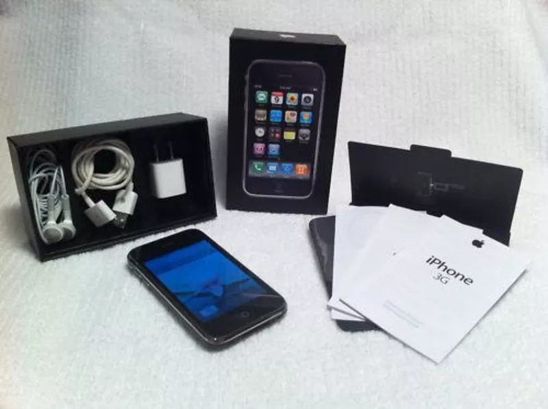  iPhone 3G В комплекте: Сам телефон,  наушники,  usb-кабель,  инструкция
